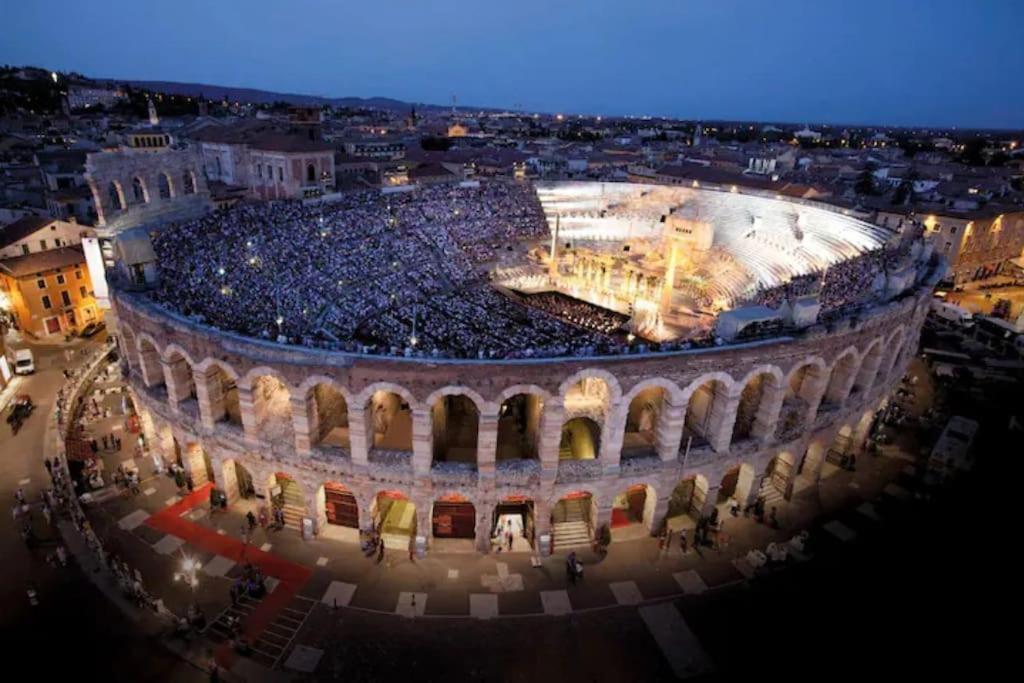 Апартаменты Il Cuscino Di Giulietta - 2 Min From Arena Верона Экстерьер фото
